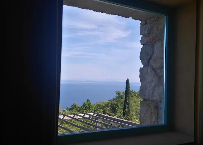 Meerloft, Steinhaus Prem Mit Panorama Meerblick Дом отдыха Мощеничка-Драга